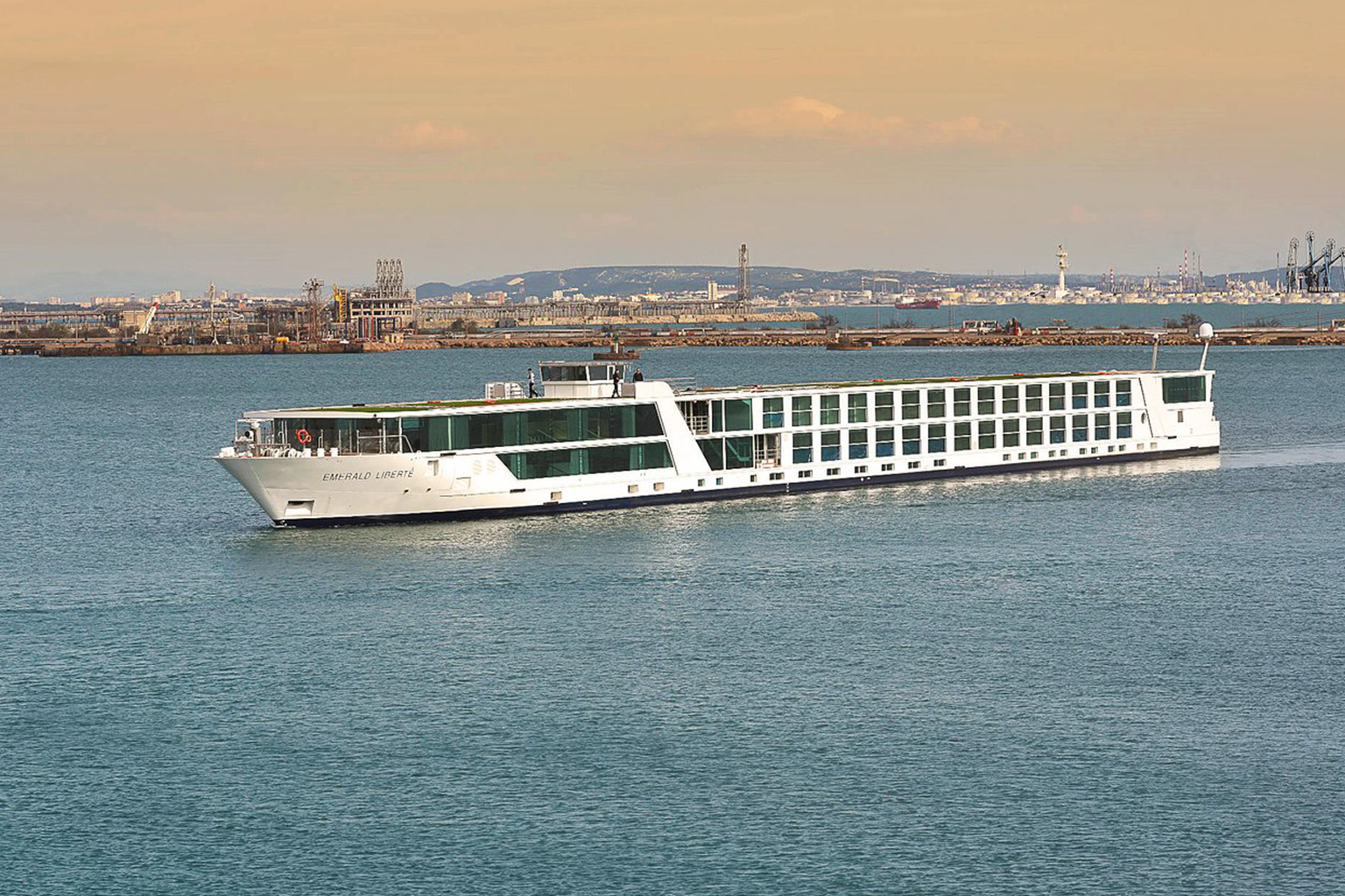 Crucero Primavera en Lyon y Provenza 2027 a bordo del Emerald Liberté 8 días y 7 noches